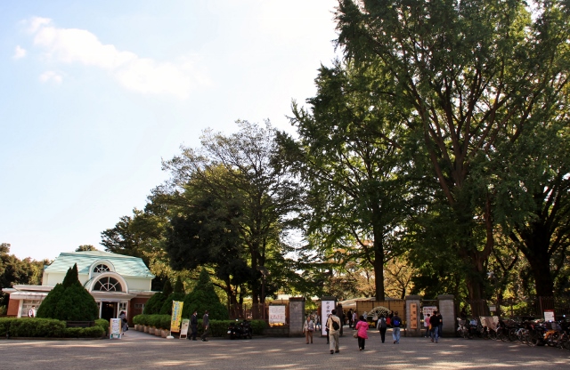 新宿門❶ (640x416).jpg